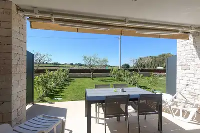 Image de Brand New Modern studio apartment for 3+1 guests with shared pool