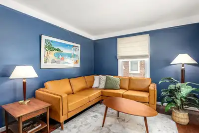 Image de 3 Br Royal Oak bungalow near downtown amenities