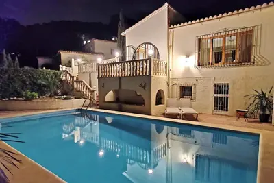 Image de Maison de vacances Calp pour 1 - 8 personnes avec 4 chambres à coucher - Maison de vacances