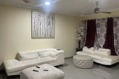Image de Family size house, Gate entrance—-5 minutes walk to Anaji mall. Sekondi-Takoradi.