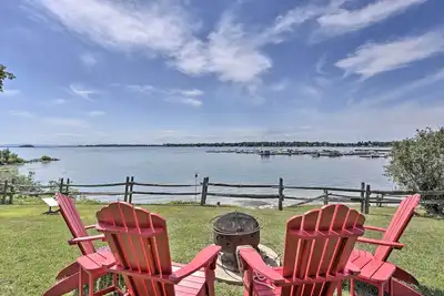 Image de Lakefront St Albans City Escape: Patio, Views