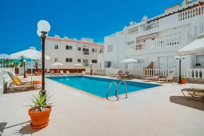 Image de Apartment White Rose - 2 Bedroom Apartment with Communal Pool in Kapparis