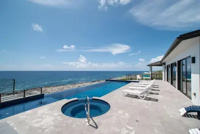 Bella Vista - Luxurious property for rent by Cayman Villas