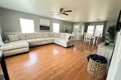 Image de SeaWorld/ Lackland Afb/, Comfortable for Bmt