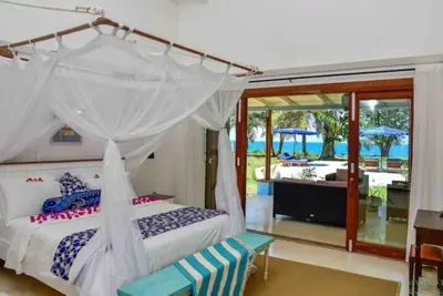 Image de Tamarind Tree Beachfront bungalow with pool