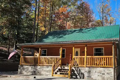 Image de Sugar Bear Cabin 5 mins from State Park! Fishing, w/boat parking, golf & more!