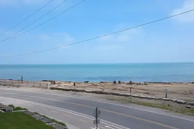 Image de Yes that's the Lake view! Private beach - Rooftop patio - Large balcony