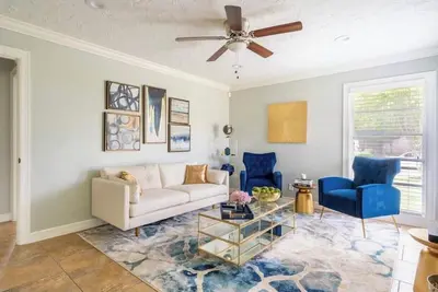 Image de Stylish cozy home in Houston Hobby district area