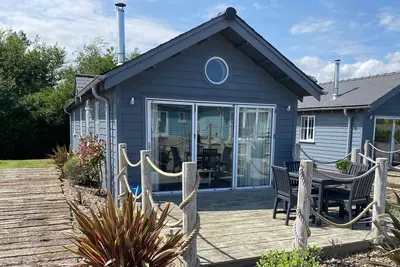 Image de Stunning Beach House - Sleeping 4 in 2 Bedrooms - Pool and Beach Access Included.