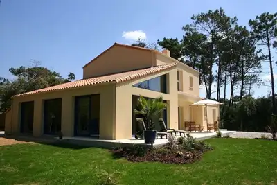 Villa avec piscine intérieure, billard, sauna, 230m2, Front de mer, Jard sur Mer