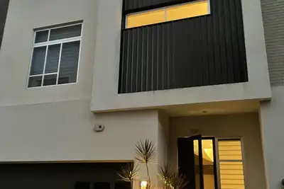 Image de Contemporary Townhouse in Downtown Sarasota and 8-10 min to beach
