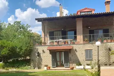 Image de Comfortable independent apartment, with garden and private parking.