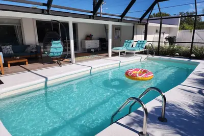 Image de Sarasota Heated Pool - Pet Friendly - Garage w/ Ev Charger - Close to Beaches!