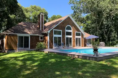 Image de Pretty East Hampton Village Fringe - Hansom Hills - pool & private!