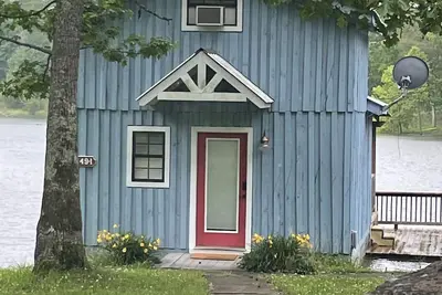 Image de Waterfront Tiny Fishing Cabin -30 minutes from Chattanooga