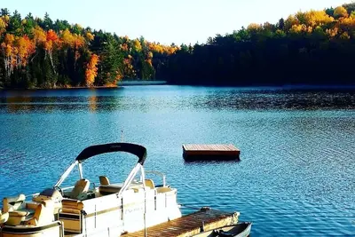 Image de Spacious open concept 3 bedroom cottage on beautiful Baptiste Lake