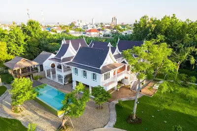 Image de Phi Private Villa: Luxury Thai with Riverview with Private Pool