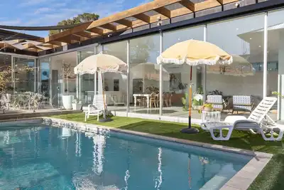 Image de Poolside Paradise - Mount Eliza