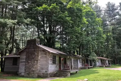 Image de Cabin 11 - Tranquility in Pioneer Village, The Great Smoky Mountains, Nc