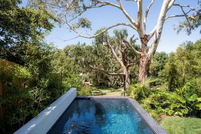 Image de Elm Ocean Grove with Pool on Lakeside Reserve