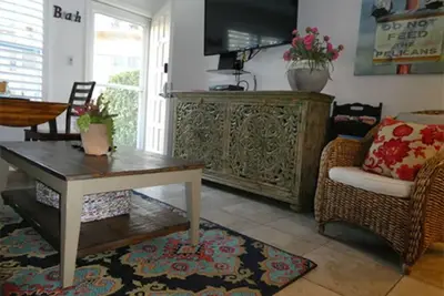 Image de Beachside Bungalow: Near Clayton's & Fireworks