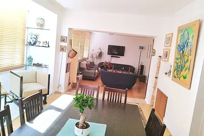 Image de Loft Lumineux & Artistique_Quartier Au Style de Vie Typiquement Parisien
