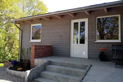 Image de Haus im Ländlichen Garten für Familien Auch mit Hund