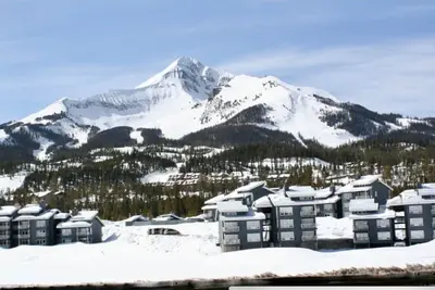 Image de 2 Bedroom + Sleeping loft condo near mountain village w\/shuttle route