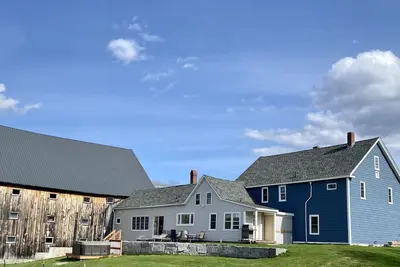 Image de Sprawling Updated Farmhouse w/ huge backyard & firepit 5⭐️