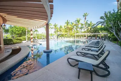 Image de Costa Bonita Marina with Pool. Dive in!