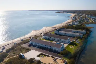 Image de Deluxe suite at the oceanfront Surfside Resort