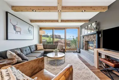 Image de New! Remodeled ski-in escape. Pool, sauna, hottub+