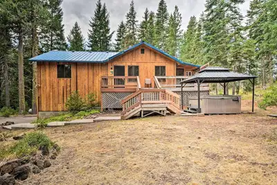 Image de Cabin w/ Hot Tub, By Crater Lake Nat'l Park!