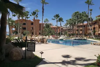 Image de Breathtaking Beachfront 2nd Floor 2 bedroom condo