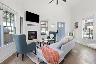 Image de Holland's Hideaway by Minty Living