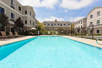 Image de King Suite | Free Wi-Fi + Breakfast, Pool, Gym.