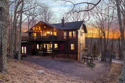 Image de Private Mountain Home, 2miles To Ski, Hot Tub, Views, Fireplace, & Pet Friendly!