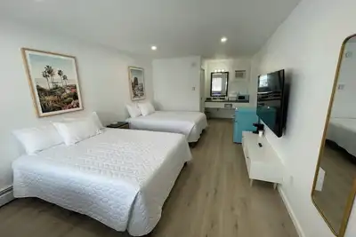 Image de Poolside Double Queen Room (main level)