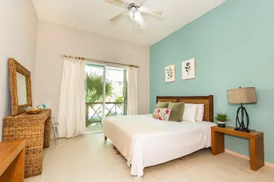 Image de Prime Location near 5th ave and Mamitas Beach!