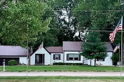 Image de Walk to Knoxville Raceway! 3br, Fire Pit, Near Lake Red Rock & Pella