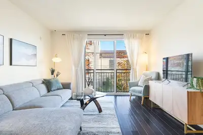 Image de Gorgeous Urban Oasis in Downtown Capitol Hill Seattle #Location Comfort & Style