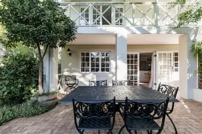 Image de Cottage in the trees