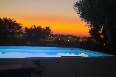 Image de Comfort and Serenity in a Typical Alentejo House.