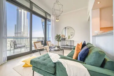 Contemporary Apt with Burj Khalifa View