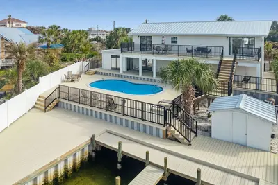 Image de Destin Beach House - Private Pool - Pet Friendly, Boat Slip, Beach, Sleeps 12