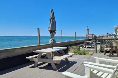 Image de 2bd Waterfront Cottage--Right On The Water--Amazing Bay Views & Sunsets, Direct Beach Access, A/C