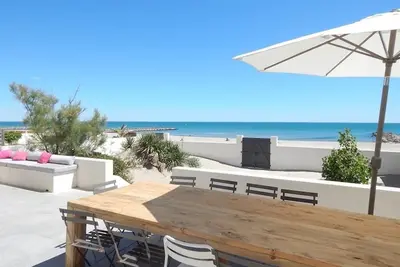 Image de Vue imprenable, front de mer Carnon plage, les pieds dans l'eau. . .