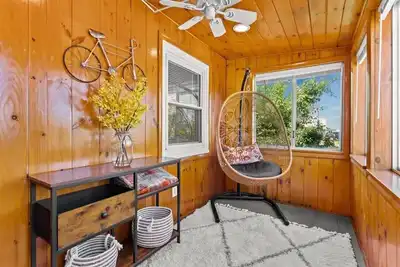 Image de The Salty Dog | Pet Friendly | Private Yard