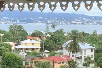Image de T3 spacieux - Et. 3 -Anse à l’Âne Vue mer et baie de Fort de France - Trois Ilets