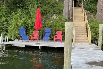 Image de Lake Winnipesaukee Waterfront Home - Private Dock Space Included